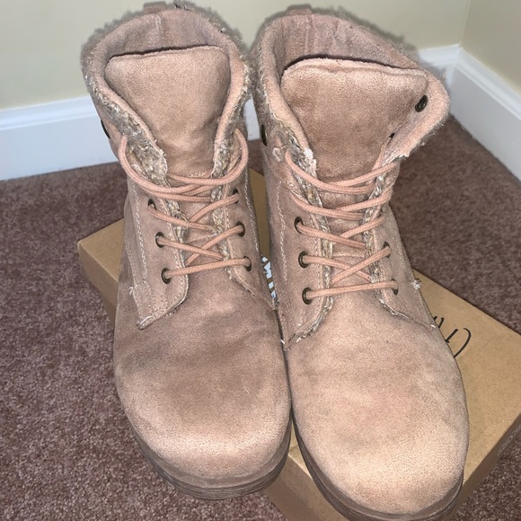 Casual Boots for Winter - Picture 2 of 4